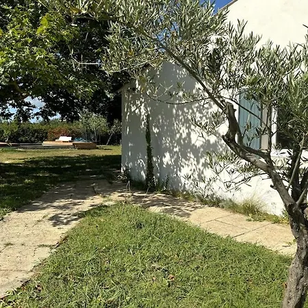 Avec Piscine *